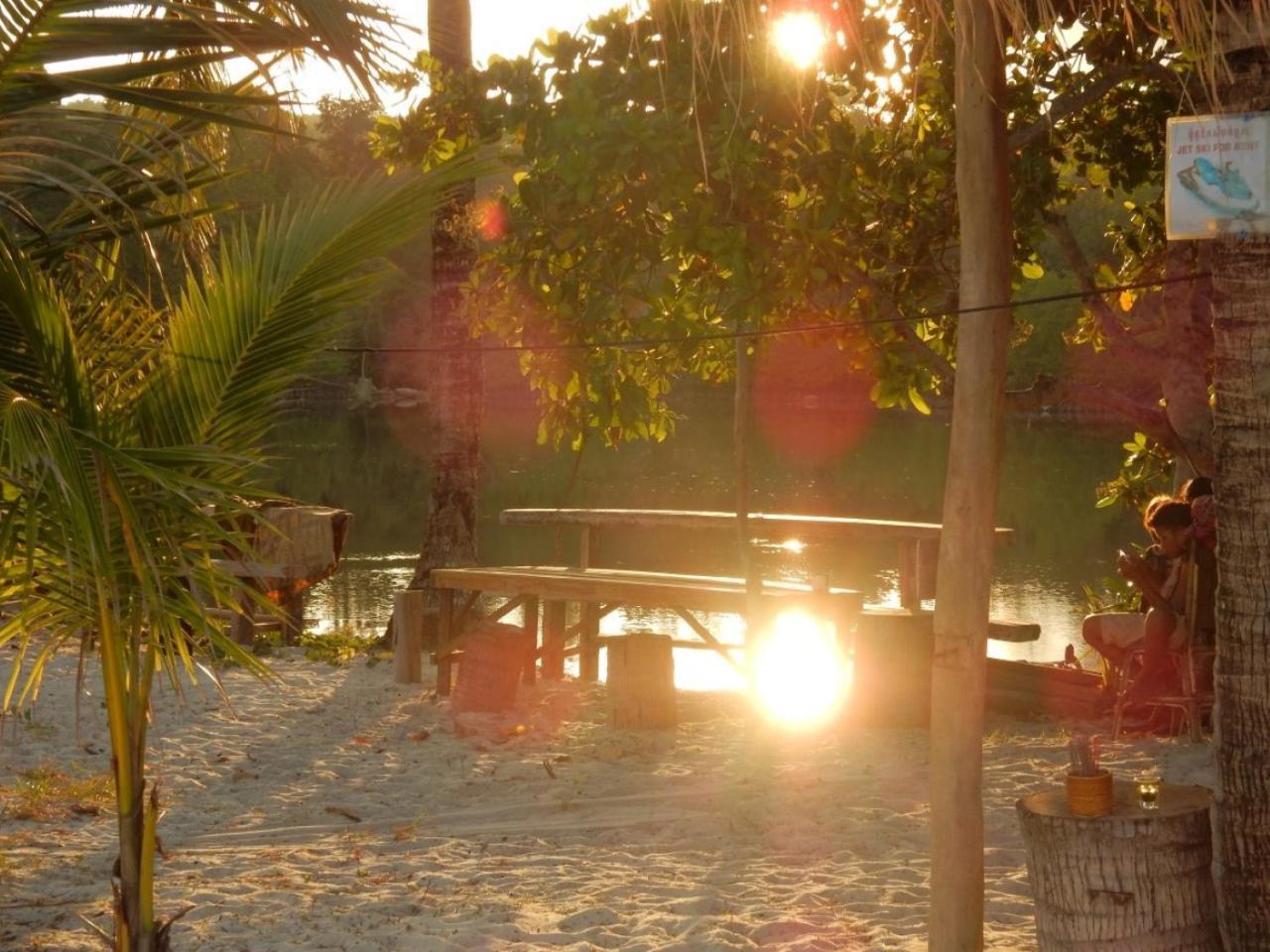 Kaoh Touch Sandbank Restaurant & Camping Koh Rong מראה חיצוני תמונה