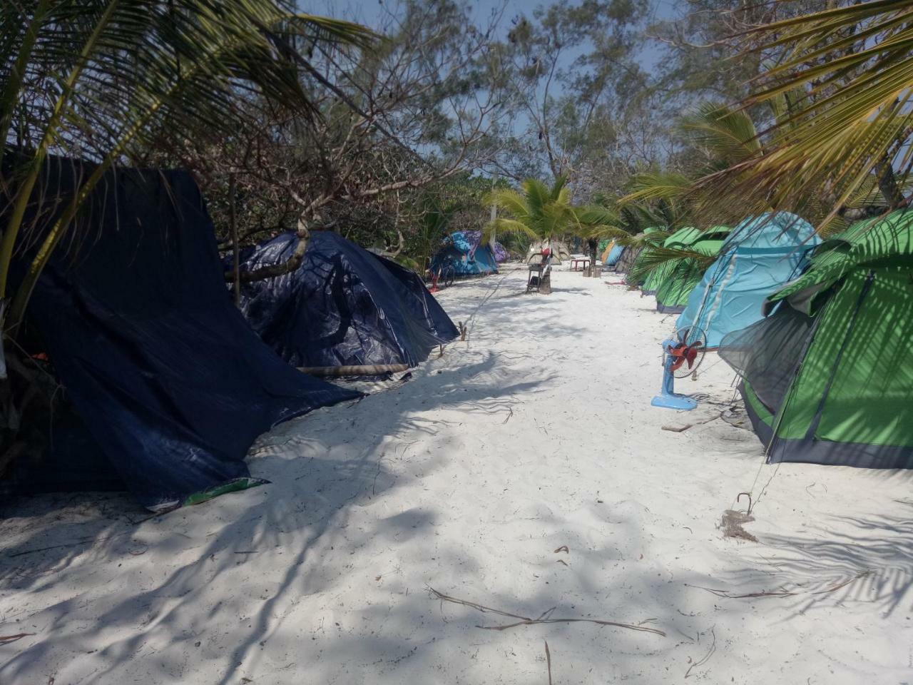 Kaoh Touch Sandbank Restaurant & Camping Koh Rong מראה חיצוני תמונה